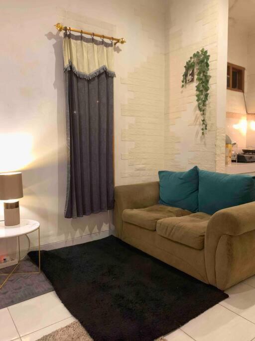Вилла House In Bekasi Timur Экстерьер фото